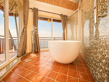 Bathroom with terracotta tiles