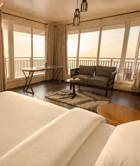Room with panoramic view